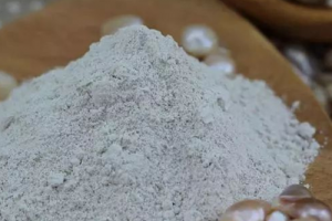 別再傻傻的用手去擠黑頭了！美容師教你3招，輕松收縮毛孔去黑頭