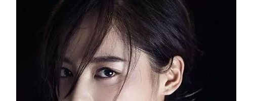 想要成為辛芷蕾除了發(fā)型這個(gè)也不能少