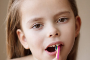 衡陽(yáng)愛(ài)思特醫(yī)療美容醫(yī)院鄭小華整形價(jià)格表附鐳射凈膚案例展示