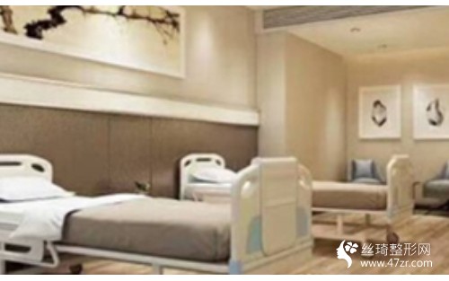 重慶西南醫(yī)院哪個醫(yī)生技術(shù)好抽隆胸真實案例分享專家介紹和價目表