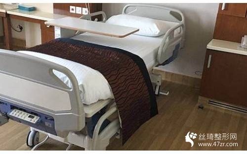 淄博市中心醫(yī)院整形科怎么樣？2021年價(jià)格表硅膠隆胸醫(yī)生案例評(píng)價(jià)