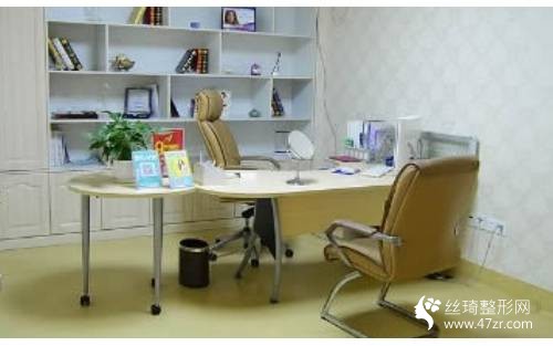 龍巖歐菲整形醫(yī)院吸脂多少錢附醫(yī)生信息和2021較新價格表