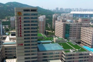 青島大學附屬醫(yī)院整形科雙眼皮怎么樣？較新2012版價格表