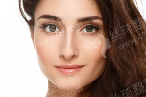 重慶做瓷貼面機(jī)構(gòu)排行榜醫(yī)院詳情,瓷貼面醫(yī)生案例變化點(diǎn)評(píng)！瓷貼面醫(yī)生術(shù)后案例記錄點(diǎn)評(píng)